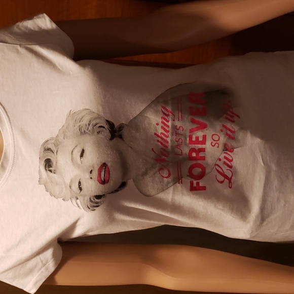 Womens tee - Picture 2 of 4